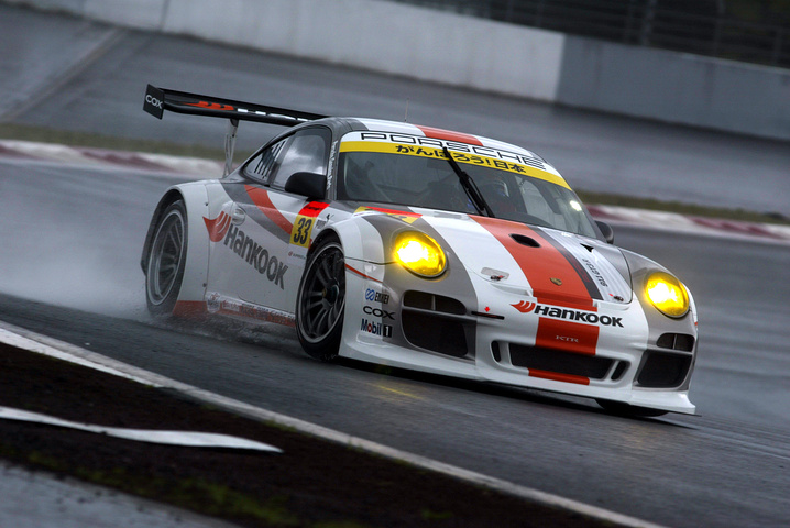 GT300クラス優勝は、HANKOOK PORSCHE（影山正美／藤井誠暢組）