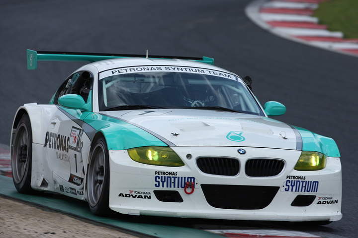 ST-1クラス優勝は、PETRONAS SYNTIUM BMW Z4M COUPE（ドミニク・アン／谷口信輝／柳田真孝組）